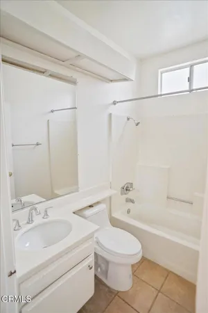 $529,999 | 18114 Flynn Drive, Unit 3602, Santa Clarita, CA 91387