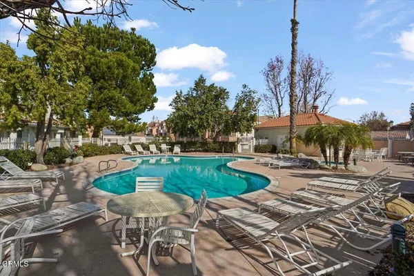 $529,999 | 18114 Flynn Drive, Unit 3602, Santa Clarita, CA 91387