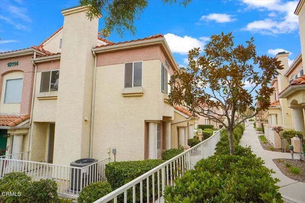 $529,999 | 18114 Flynn Drive, Unit 3602, Santa Clarita, CA 91387