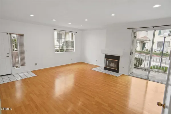 $529,999 | 18114 Flynn Drive, Unit 3602, Santa Clarita, CA 91387