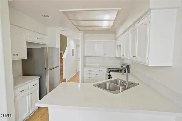 $529,999 | 18114 Flynn Drive, Unit 3602, Santa Clarita, CA 91387