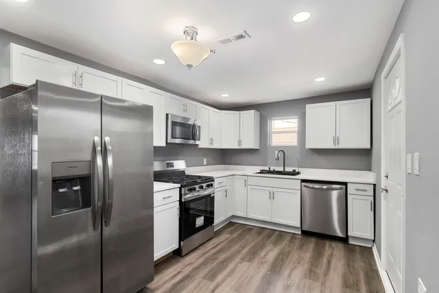 $280,000 | 42425 North Park Lane, Antioch, IL 60002