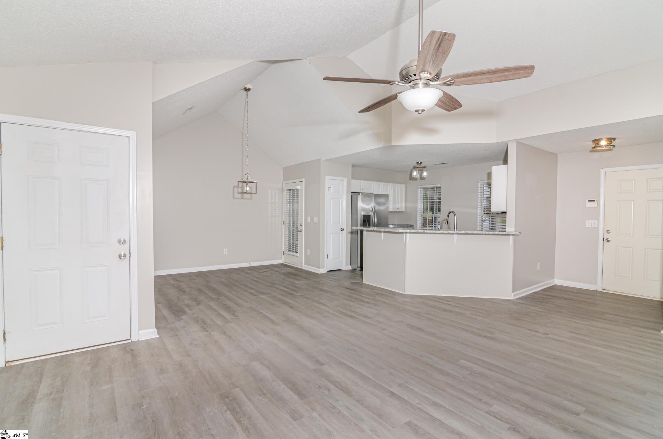 102 Hawk Ridge Drive Anderson, SC 29621 - Photo 3 of 20 Gallery Image 3