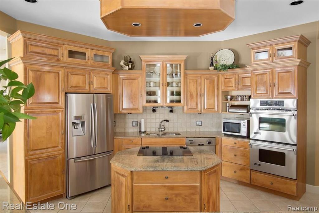 3529 25 Mile Road Utica, MI 48316 - Photo 3 of 46