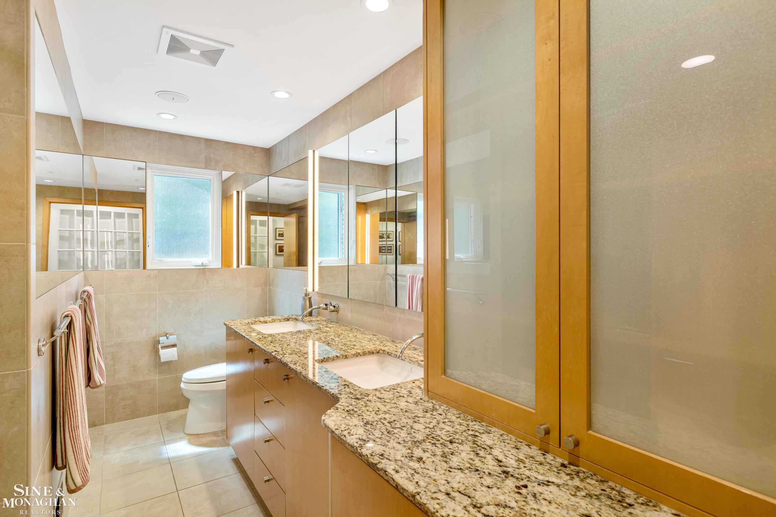73 Hampton Road Grosse Pointe, MI 48236 - Photo 34 of 48 50120168-33.JPG