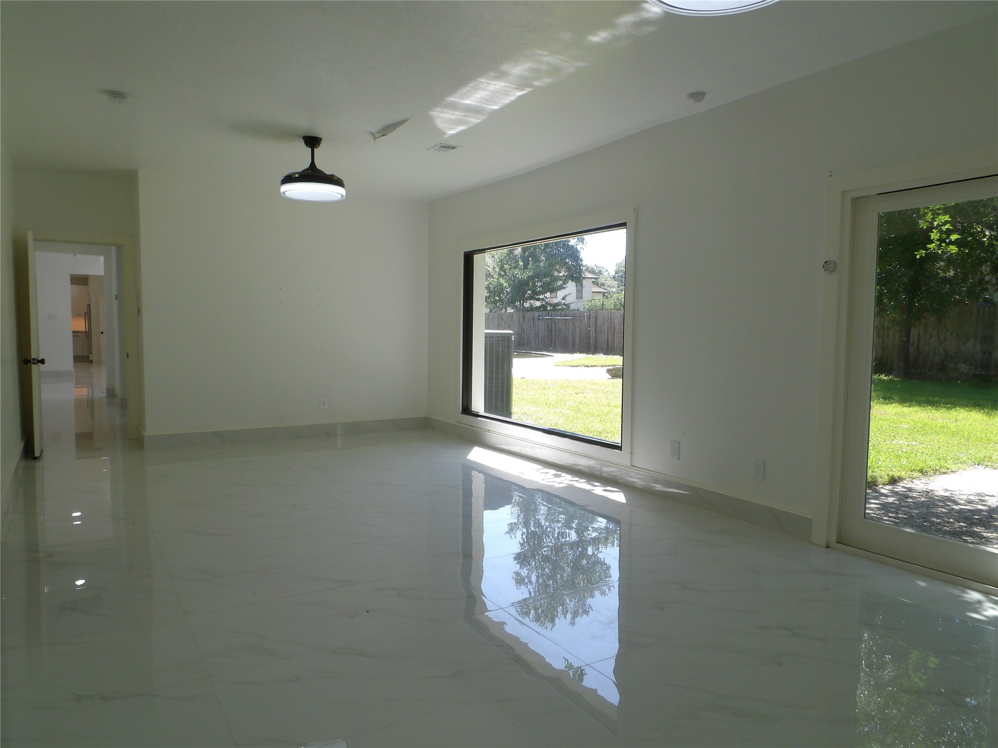 5623 Theall Road Houston, TX 77066 - Photo 11 of 20