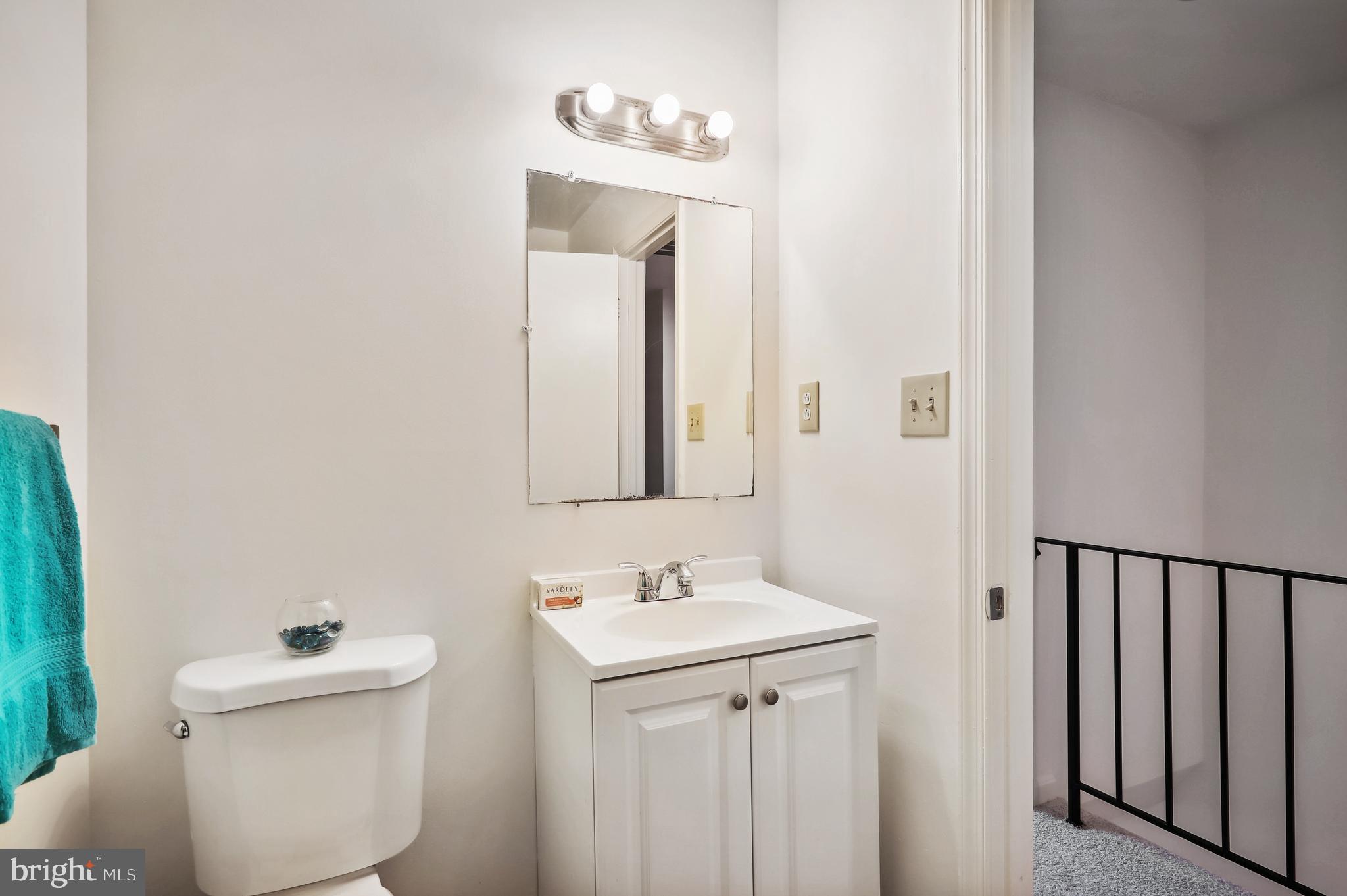 103 Kinsman View Circle Silver Spring, MD 20901 - Photo 19 of 24 Hall Full Bath