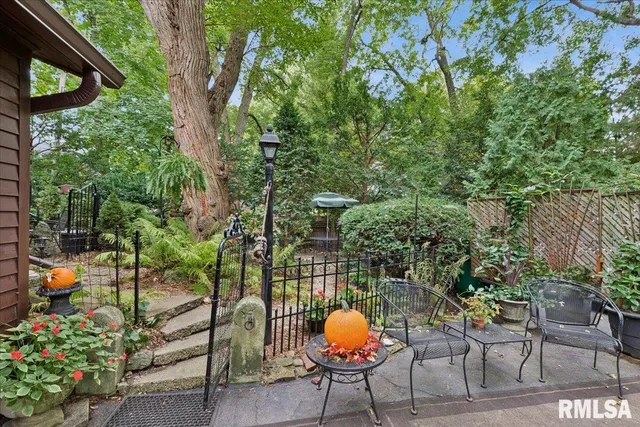 $279,900 | 738 North Broad Street, Galesburg, IL 61401