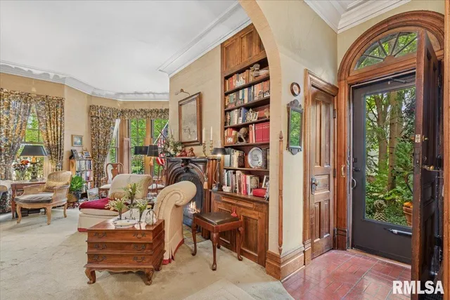 $279,900 | 738 North Broad Street, Galesburg, IL 61401