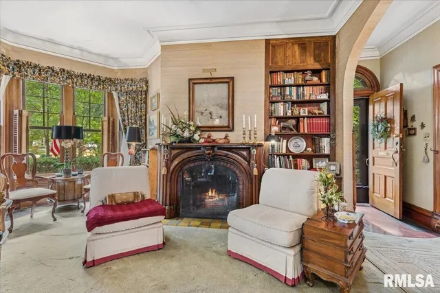 $279,900 | 738 North Broad Street, Galesburg, IL 61401