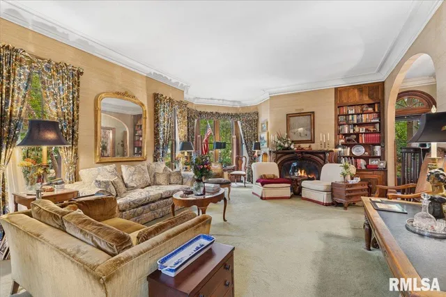 $279,900 | 738 North Broad Street, Galesburg, IL 61401