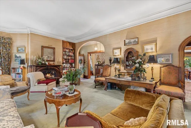 $279,900 | 738 North Broad Street, Galesburg, IL 61401