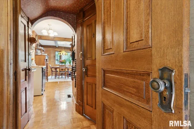 $279,900 | 738 North Broad Street, Galesburg, IL 61401