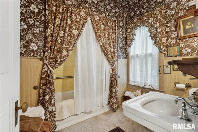 $279,900 | 738 North Broad Street, Galesburg, IL 61401