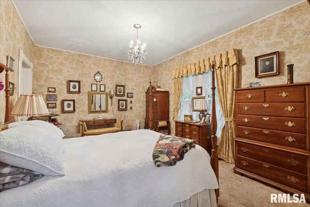 $279,900 | 738 North Broad Street, Galesburg, IL 61401