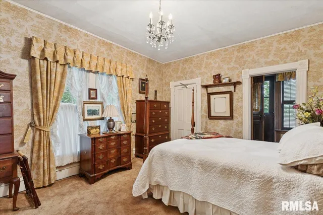 $279,900 | 738 North Broad Street, Galesburg, IL 61401