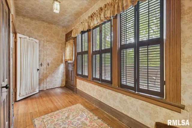 $279,900 | 738 North Broad Street, Galesburg, IL 61401