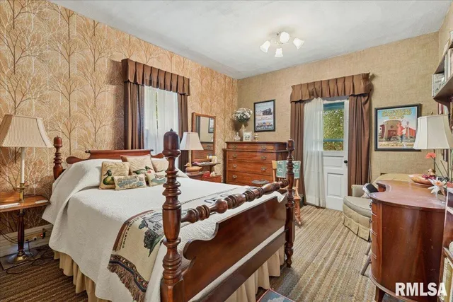 $279,900 | 738 North Broad Street, Galesburg, IL 61401