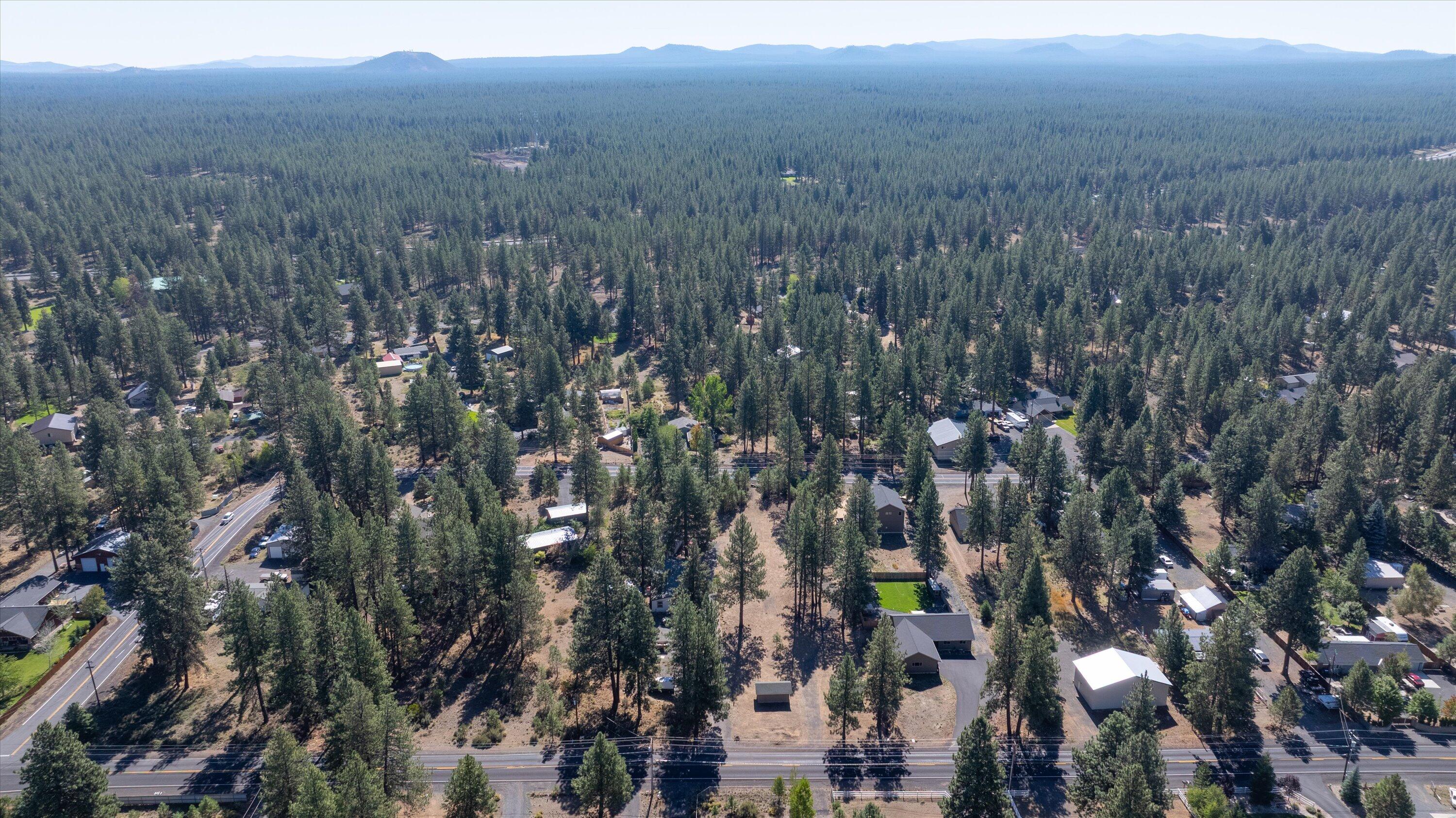 60272 Cinder Butte Road Bend, OR 97702 - Photo 11 of 26 11-20250916 JILL ROSELL-4