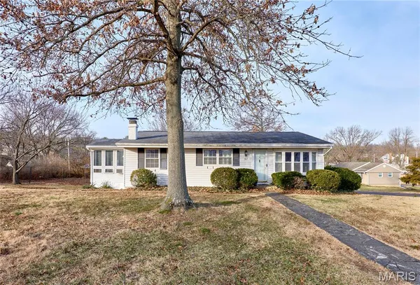 $2,050 | 705 Vendome Lane, Ballwin, MO 63011