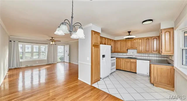 $2,050 | 705 Vendome Lane, Ballwin, MO 63011