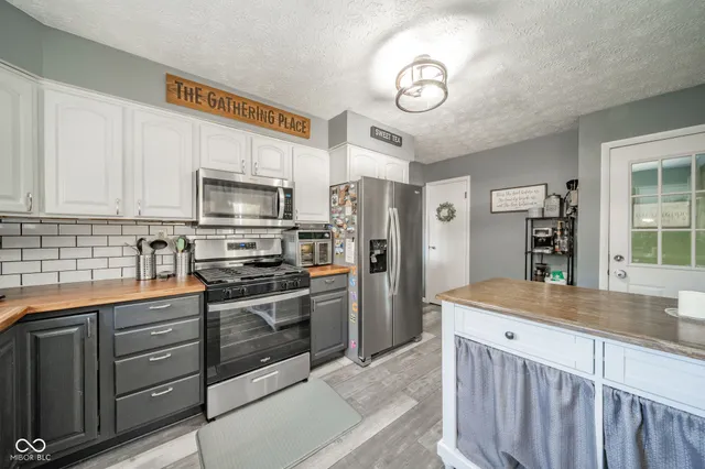 $285,000 | 222 East McKenzie Road, Greenfield, IN 46140