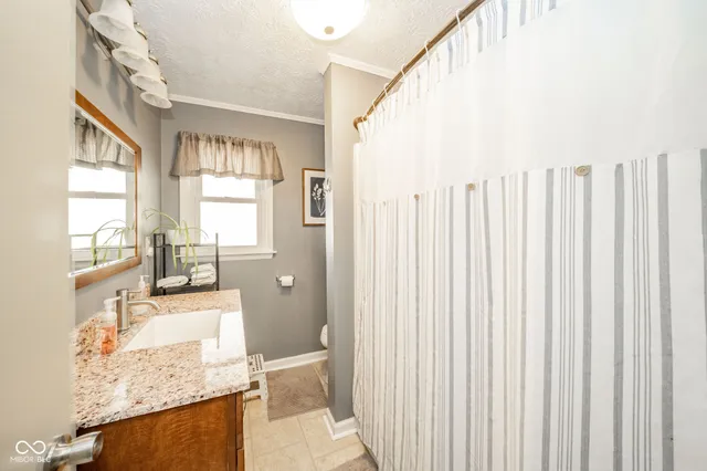 $285,000 | 222 East McKenzie Road, Greenfield, IN 46140