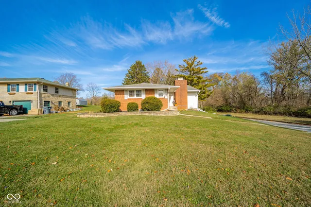 $285,000 | 222 East McKenzie Road, Greenfield, IN 46140