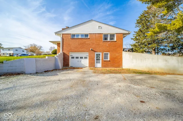 $285,000 | 222 East McKenzie Road, Greenfield, IN 46140