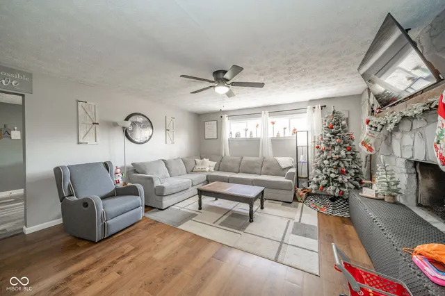 $285,000 | 222 East McKenzie Road, Greenfield, IN 46140