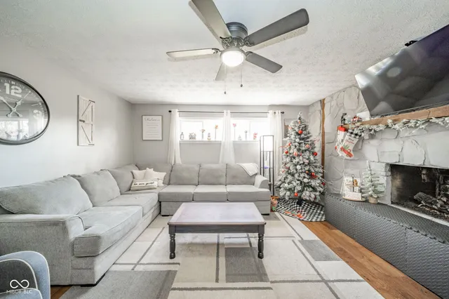 $285,000 | 222 East McKenzie Road, Greenfield, IN 46140