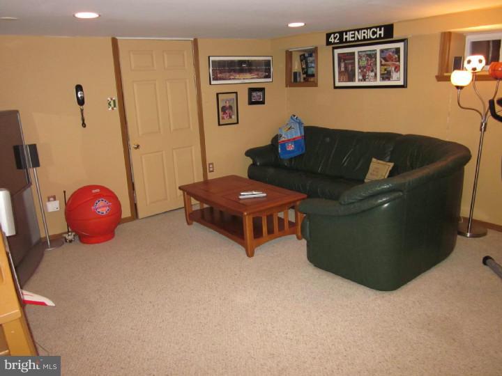 606 Arbor Road Cheltenham, PA 19012 - Photo 15 of 21 Basement - Finished