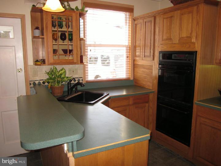 606 Arbor Road Cheltenham, PA 19012 - Photo 7 of 21 Kitchen