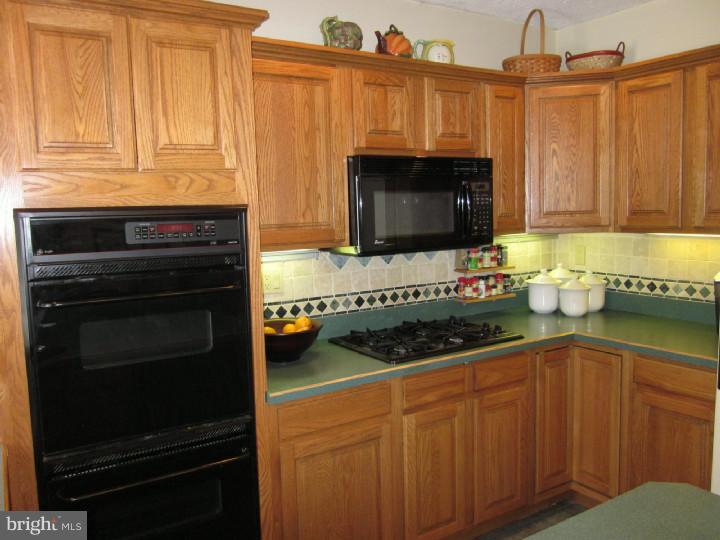 606 Arbor Road Cheltenham, PA 19012 - Photo 8 of 21 Kitchen