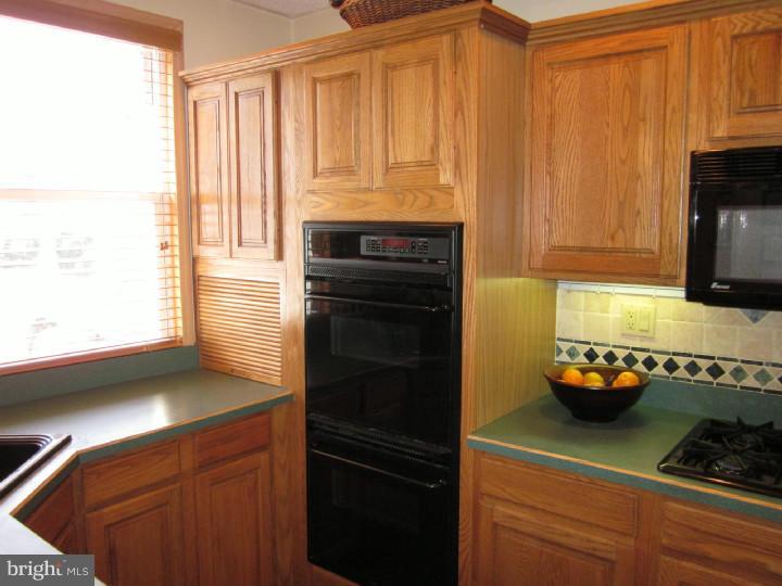 606 Arbor Road Cheltenham, PA 19012 - Photo 9 of 21 Kitchen
