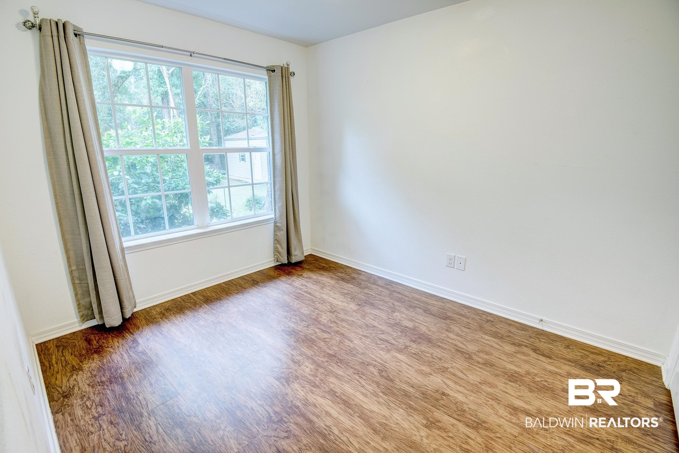 6304 Henshaw Road Fairhope, AL 36532 - Photo 12 of 35