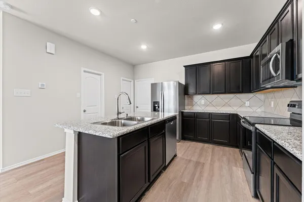 $250,000 | 11906 Amber Oak Way, Unit 4, Tomball, TX 77375