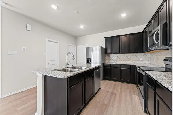 $250,000 | 11906 Amber Oak Way, Unit 4, Tomball, TX 77375