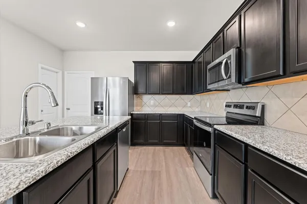 $250,000 | 11906 Amber Oak Way, Unit 4, Tomball, TX 77375