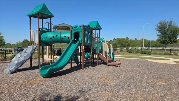 $250,000 | 11906 Amber Oak Way, Unit 4, Tomball, TX 77375