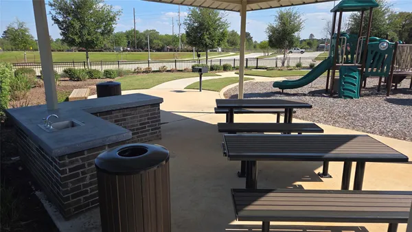 $250,000 | 11906 Amber Oak Way, Unit 4, Tomball, TX 77375