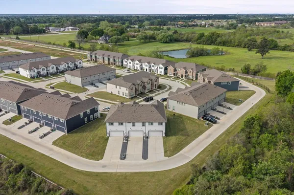 $250,000 | 11906 Amber Oak Way, Unit 4, Tomball, TX 77375