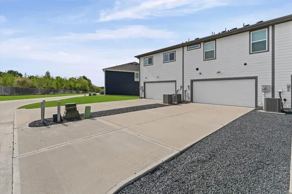 $250,000 | 11906 Amber Oak Way, Unit 4, Tomball, TX 77375