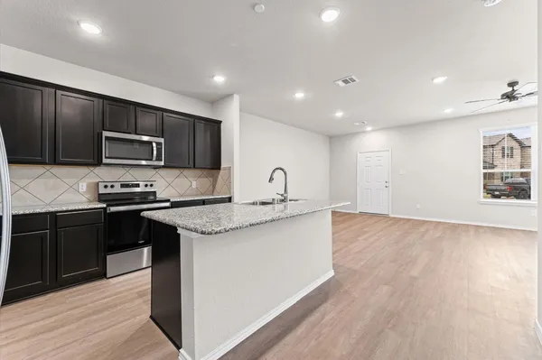 $250,000 | 11906 Amber Oak Way, Unit 4, Tomball, TX 77375