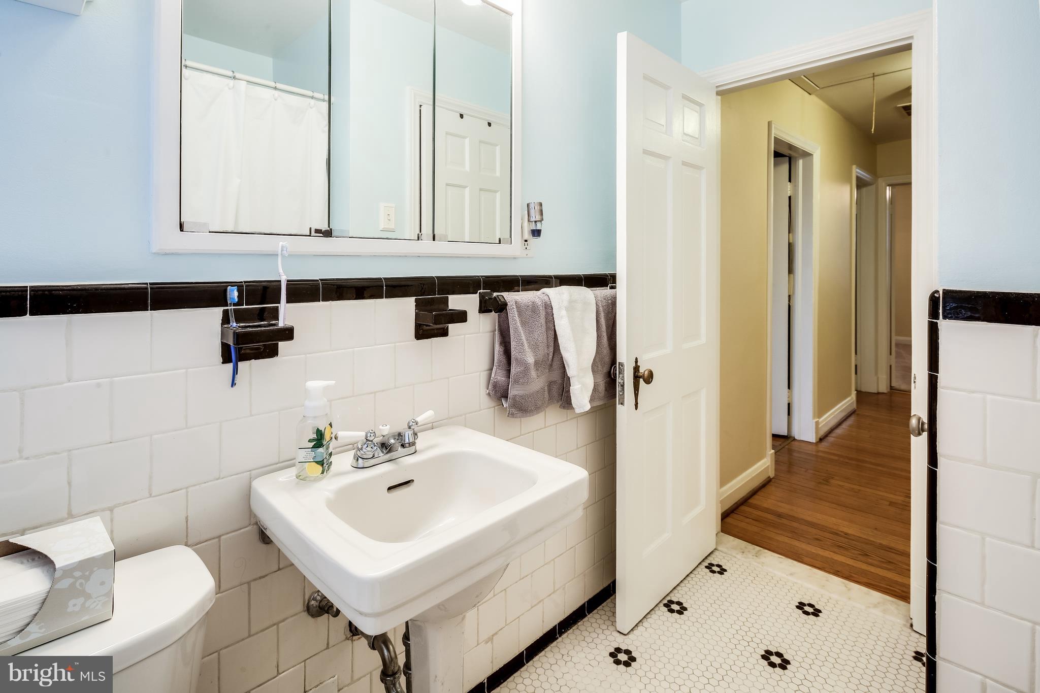 412 Greenlow Road Baltimore, MD 21228 - Photo 17 of 26 Upstairs bath