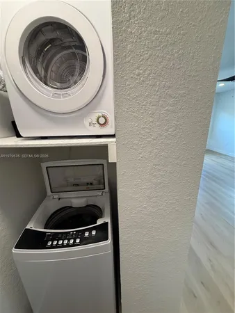 $1,725 | 2421 Southwest 26th Terrace, Unit 2, Miami, FL 33133