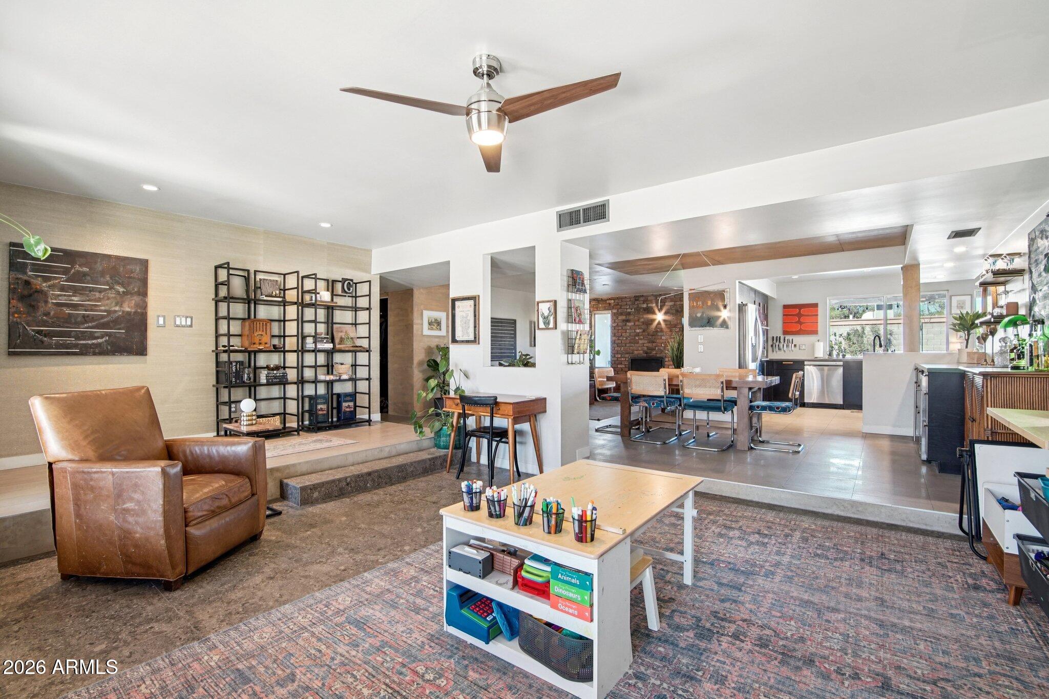3336 East Hatcher Road Phoenix, AZ 85028 - Photo 10 of 38 Living Room