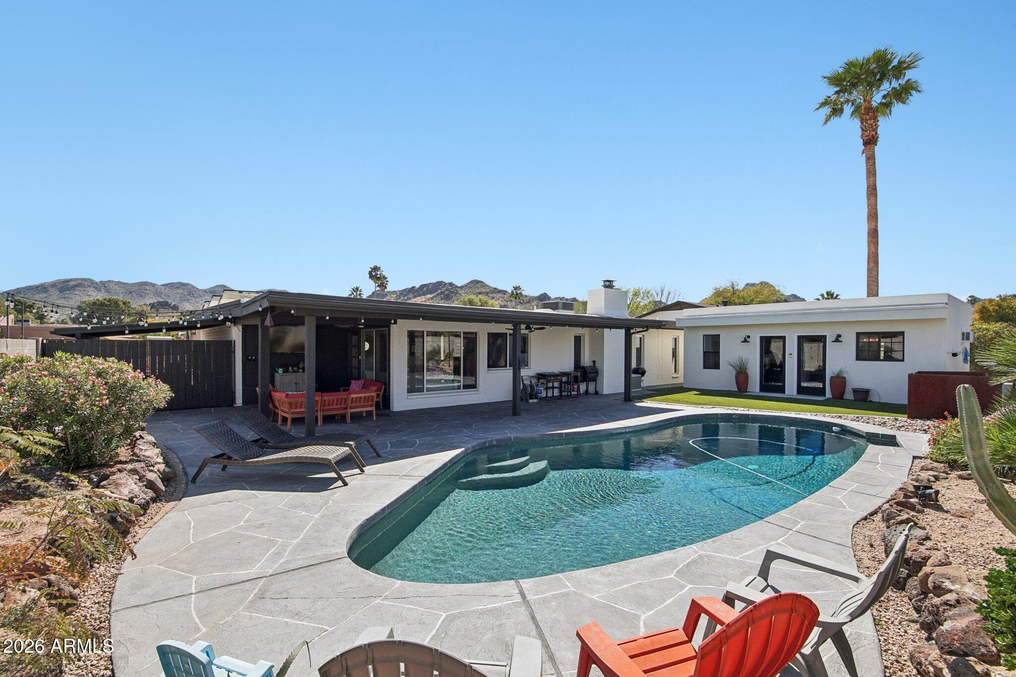 3336 East Hatcher Road Phoenix, AZ 85028 - Photo 2 of 38 Pool & Guest House