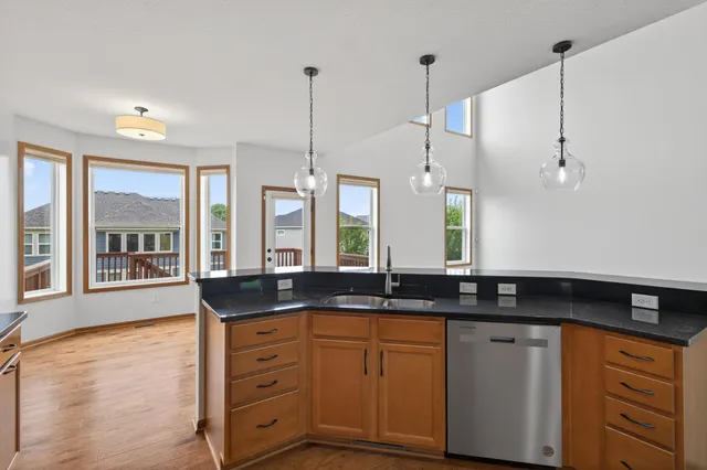 $699,900 | 17330 50th Avenue North, Plymouth, MN 55446