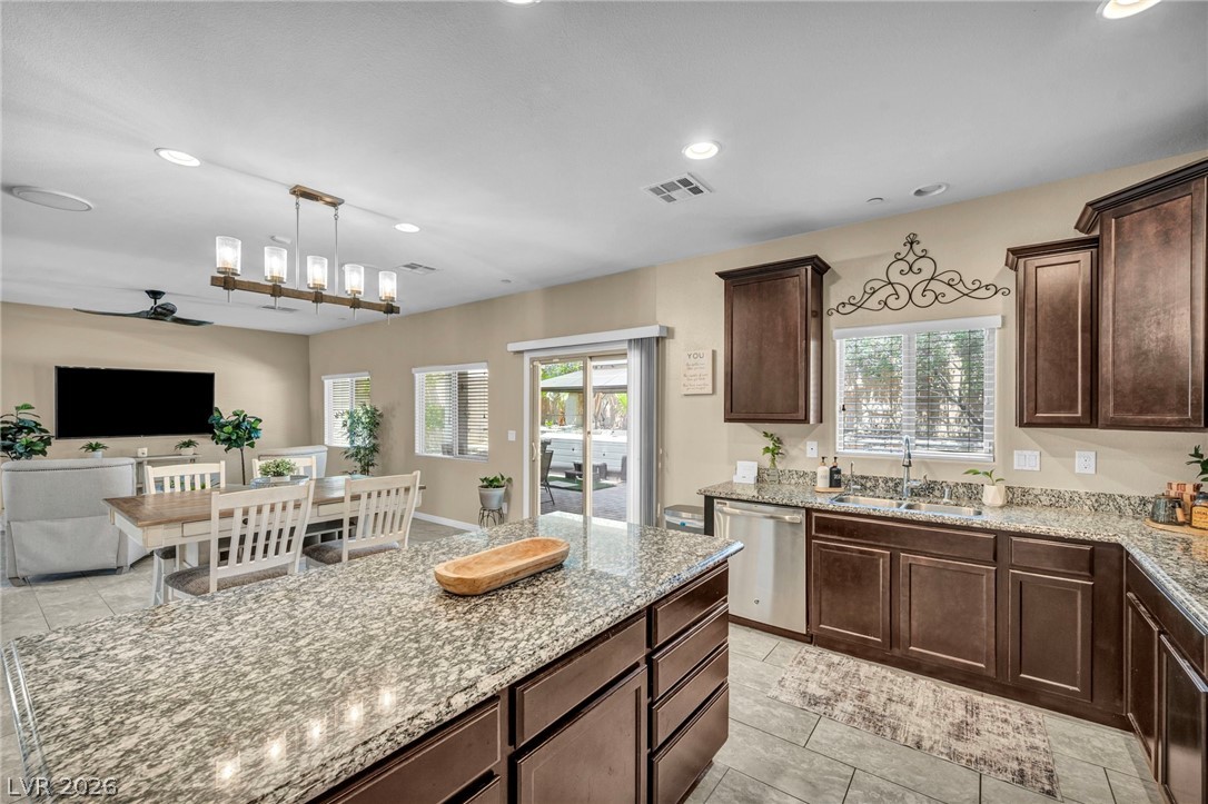 1636 Blue Cliffs Avenue Henderson, NV 89014 - Photo 14 of 61